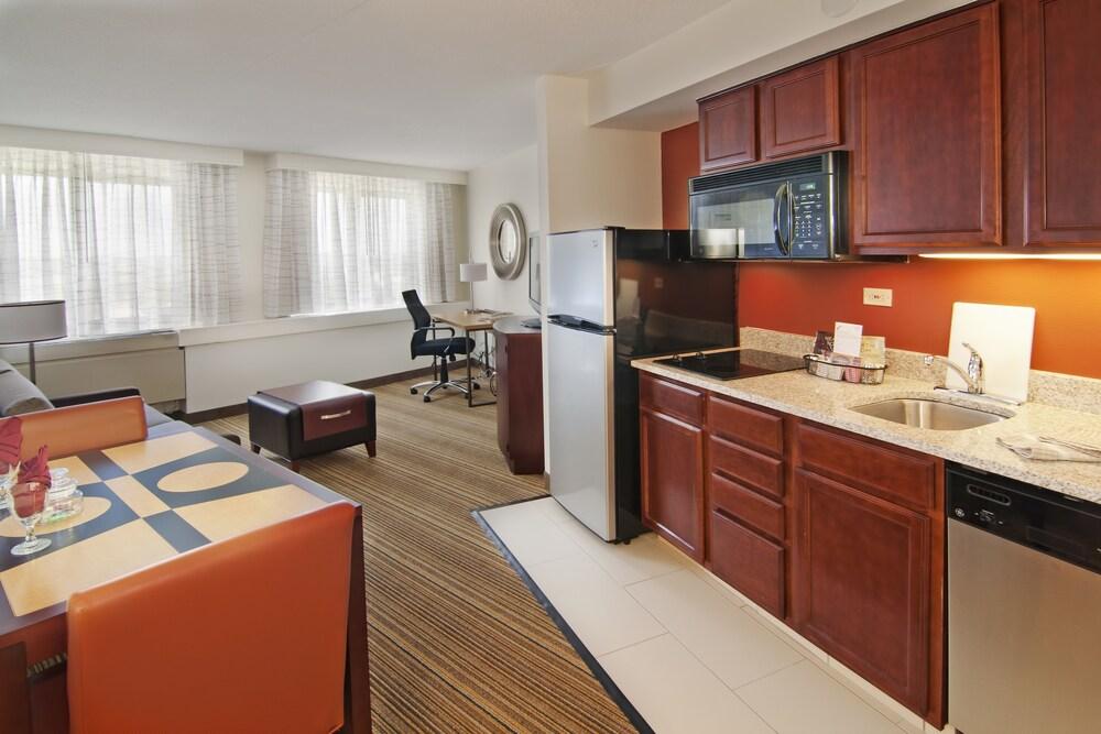 Residence Inn By Marriott Minneapolis Идайна Экстерьер фото